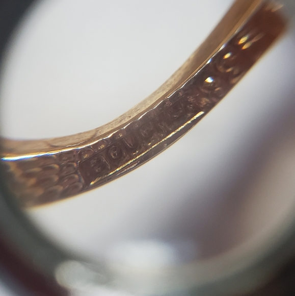 Faux gold brooch - Picture 3 of 4